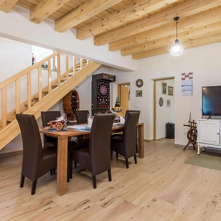 Amazing Home In Vrzici With Jacuzzi Exteriér fotografie
