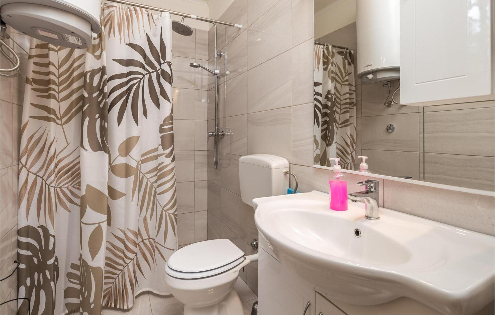 Amazing Home In Vrzici With Jacuzzi Exteriér fotografie